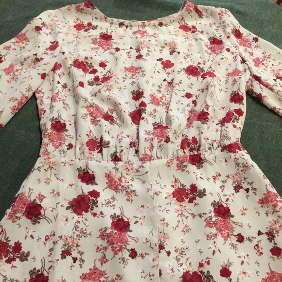 Beautiful Floral Romper - Picture 1 of 4